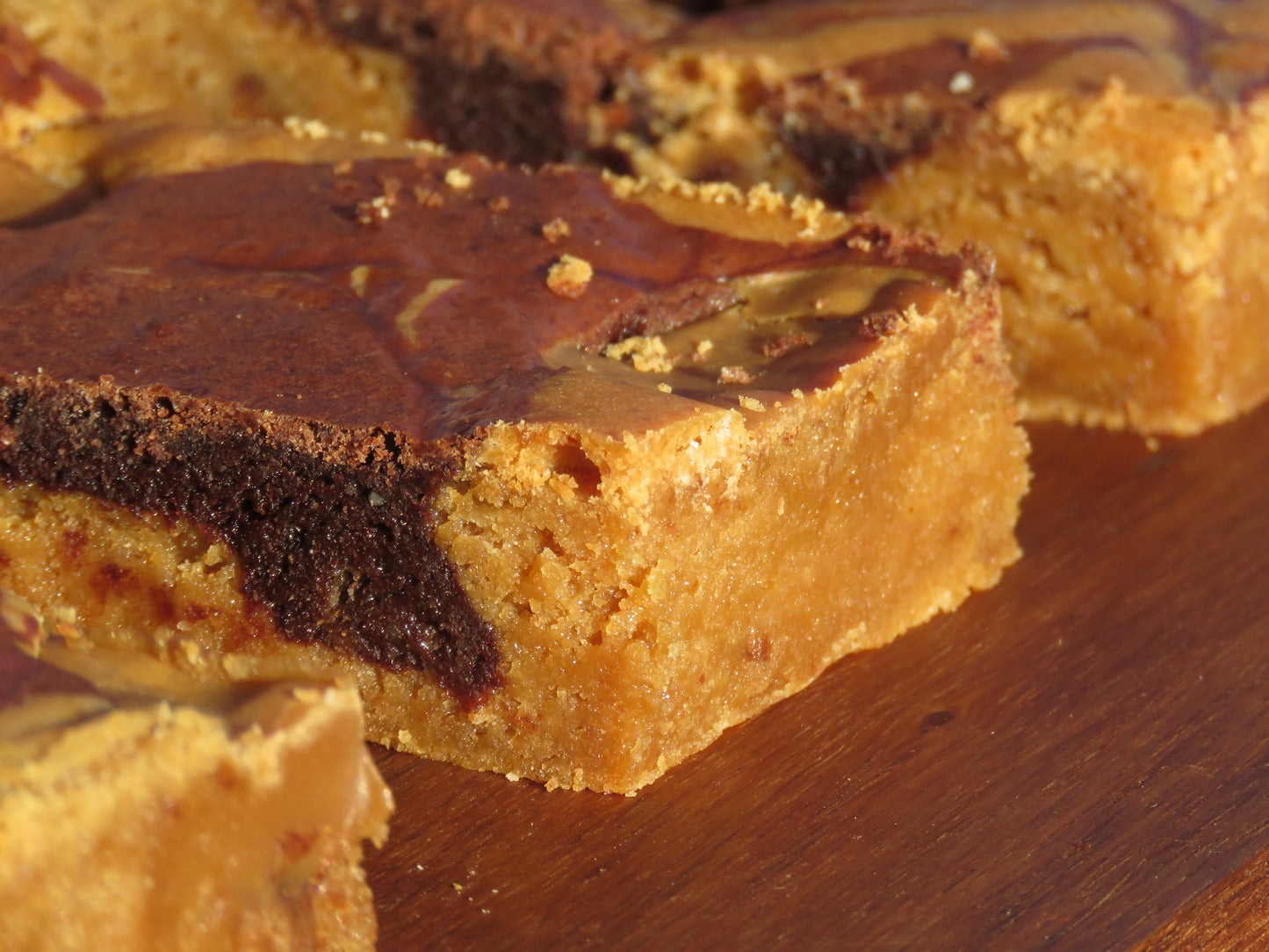 Messina Baci Bianchi Chocolate Brownie Swirled Caramelised White Chocolate Fudge Blondies