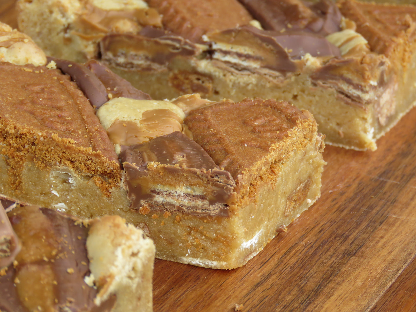 Limited Edition KitKat Biscoff Blondies