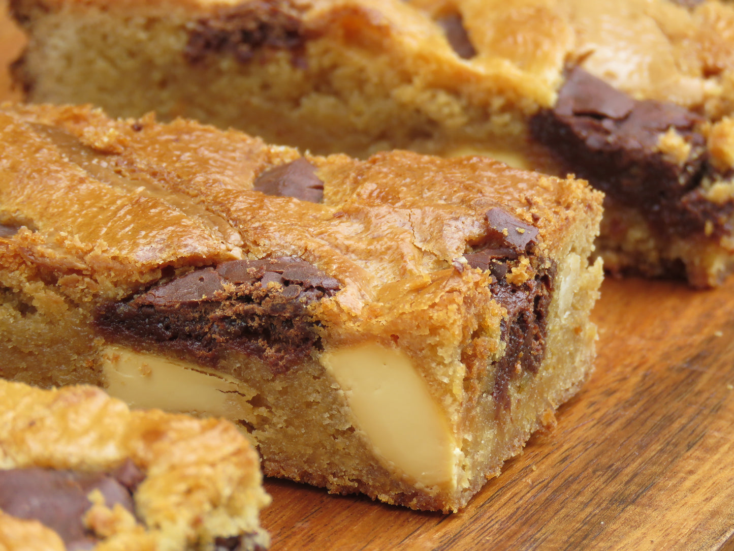 Roasted Hazelnut Leo Coco Belgian White Chocolate Hazelnut Fudge Blondies