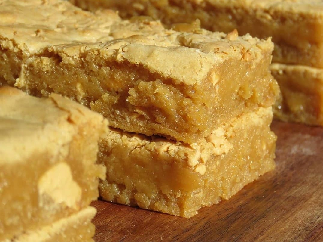 CARAMILK BLONDIES