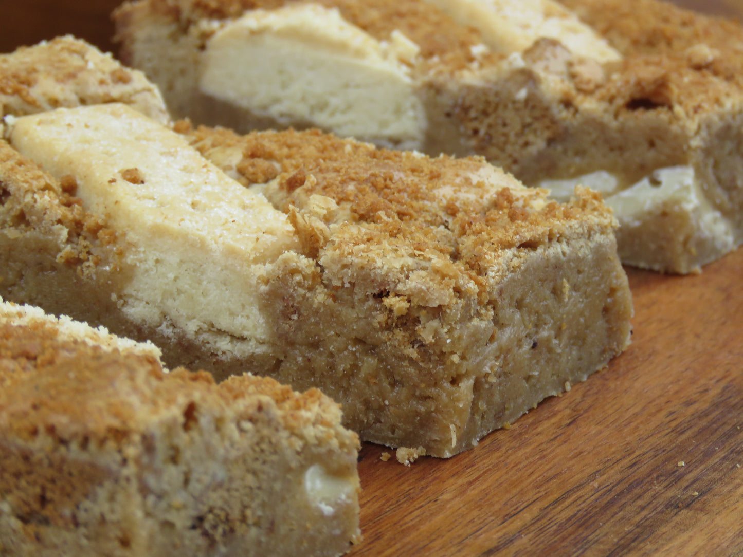 Gingerbread Shortbread Blondies